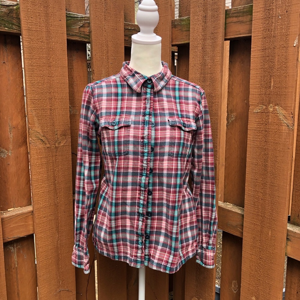 Patagonia Women’s Organic Cotton Plaid Flannel Button Down Shirt Outdoors